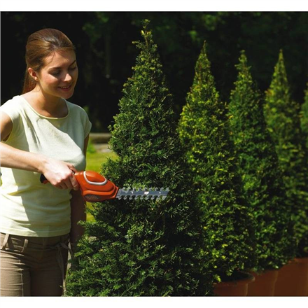 BLACK & DECKER | Hedge and grass trimmer GSL700KIT-QW