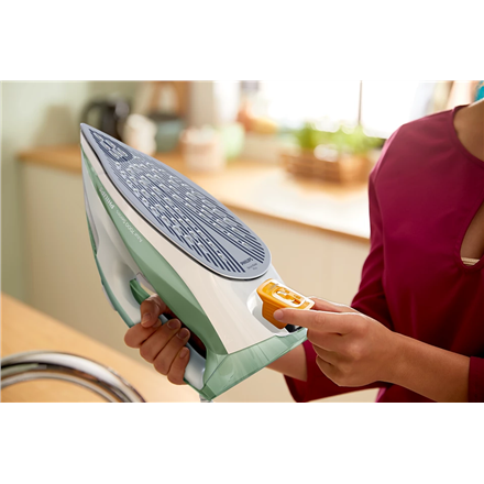 Philips DST7012/70 HV | Steam Iron | 2600 W | Water tank capacity 300 ml | Continuous steam 45 g/min