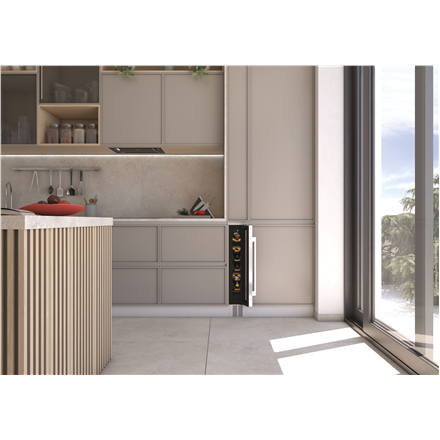 Hoover Wine Cooler HWCB 15/1 Energy efficiency class G Built-in Bottles capacity 7 Black