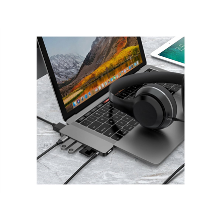 HyperDrive USB-C 7-in-1 Laptop Form-Fit Hub