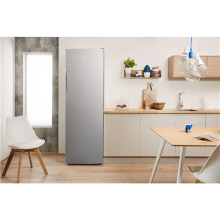 INDESIT | Refrigerator | SI6 2 S | Energy efficiency class E | Free standing | Larder | Height 167 c