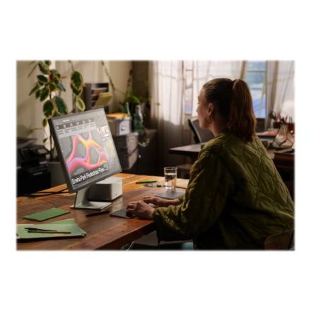 Apple | Studio Display - Nano-texture glass | 27 " | 5k | 16:9 | 60 Hz | 5120 x 2880 pixels | 600 cd