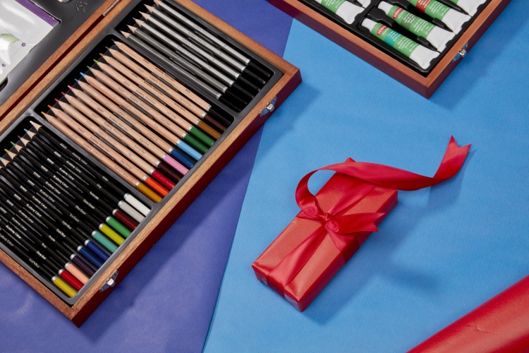 Derwent Academy Wooden Gift Box